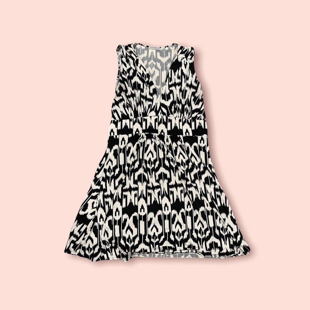 V-neck black and ivory dress